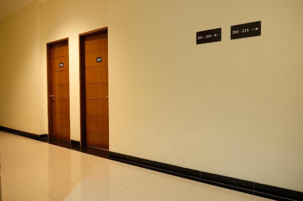 טנג'ונג פנדן Oyo 1616 Hotel Central City 2 מראה חיצוני תמונה