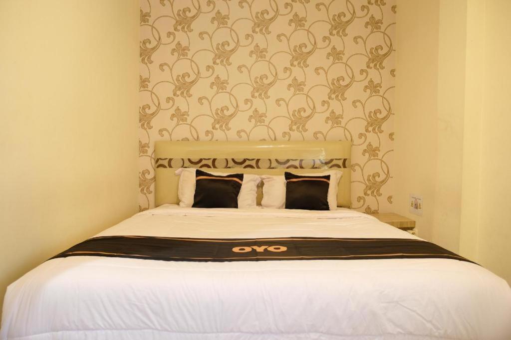טנג'ונג פנדן Oyo 1616 Hotel Central City 2 מראה חיצוני תמונה