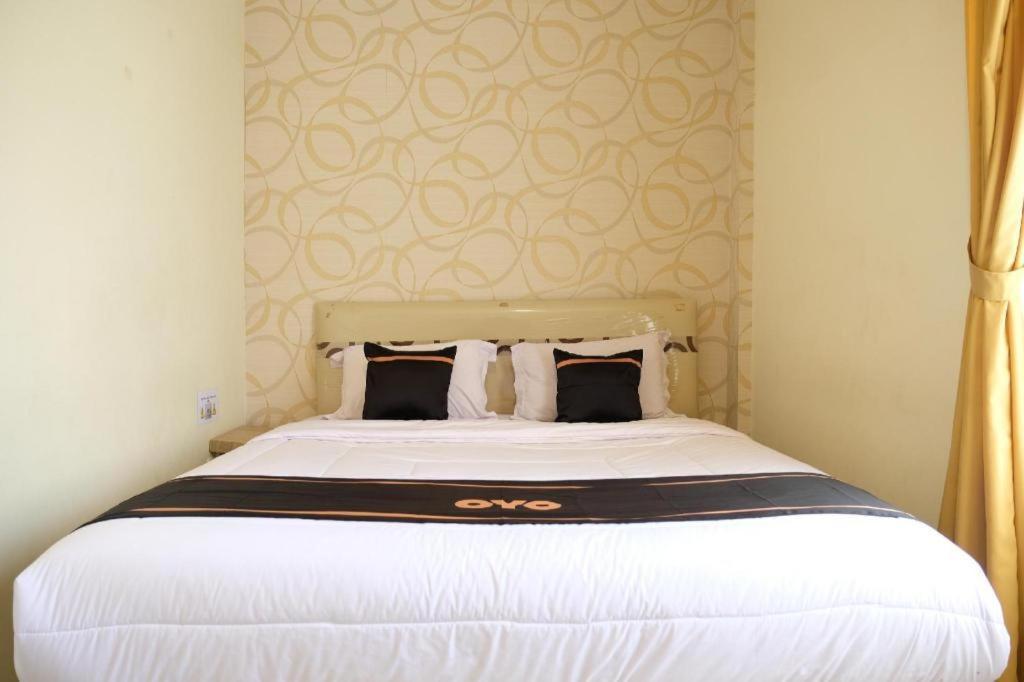 טנג'ונג פנדן Oyo 1616 Hotel Central City 2 מראה חיצוני תמונה