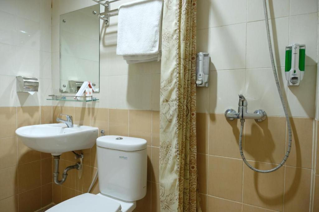טנג'ונג פנדן Oyo 1616 Hotel Central City 2 מראה חיצוני תמונה