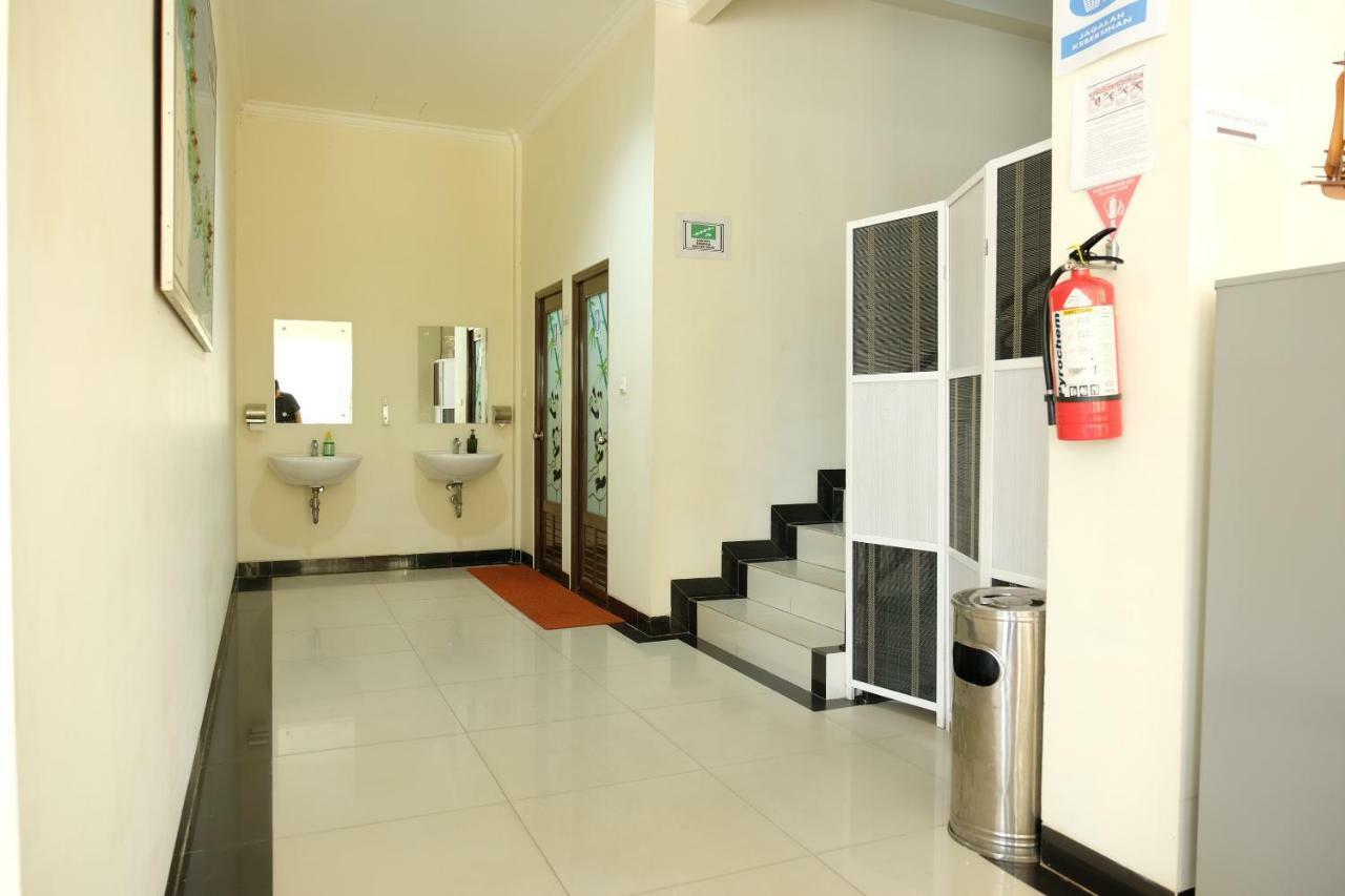 טנג'ונג פנדן Oyo 1616 Hotel Central City 2 מראה חיצוני תמונה
