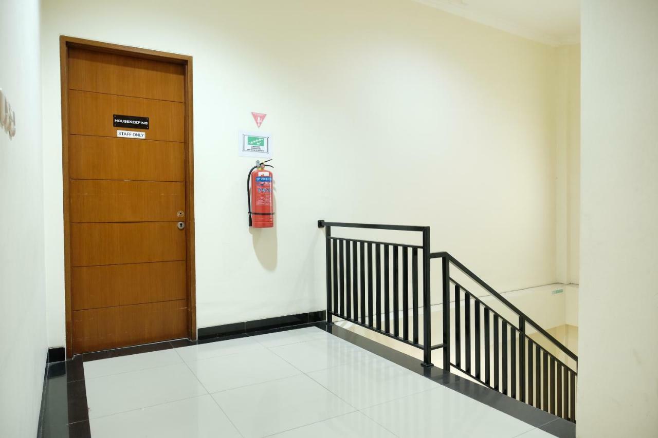 טנג'ונג פנדן Oyo 1616 Hotel Central City 2 מראה חיצוני תמונה