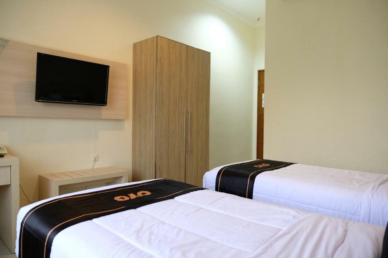 טנג'ונג פנדן Oyo 1616 Hotel Central City 2 מראה חיצוני תמונה