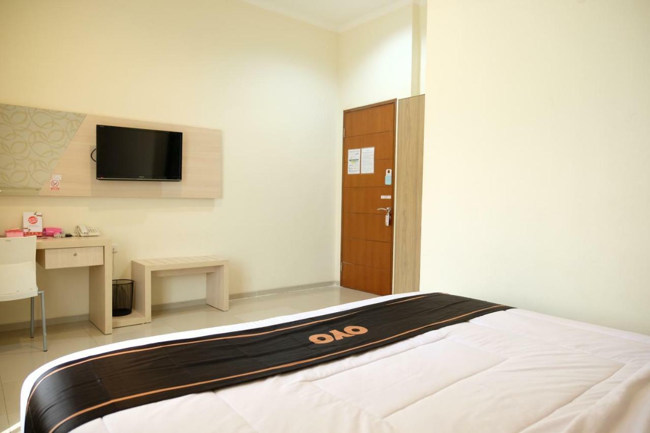 טנג'ונג פנדן Oyo 1616 Hotel Central City 2 מראה חיצוני תמונה
