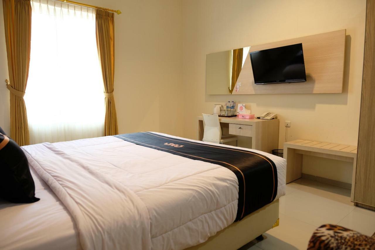 טנג'ונג פנדן Oyo 1616 Hotel Central City 2 מראה חיצוני תמונה