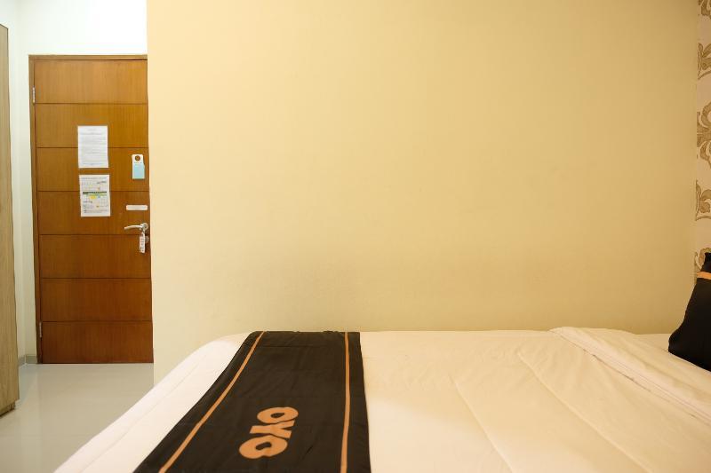 טנג'ונג פנדן Oyo 1616 Hotel Central City 2 מראה חיצוני תמונה