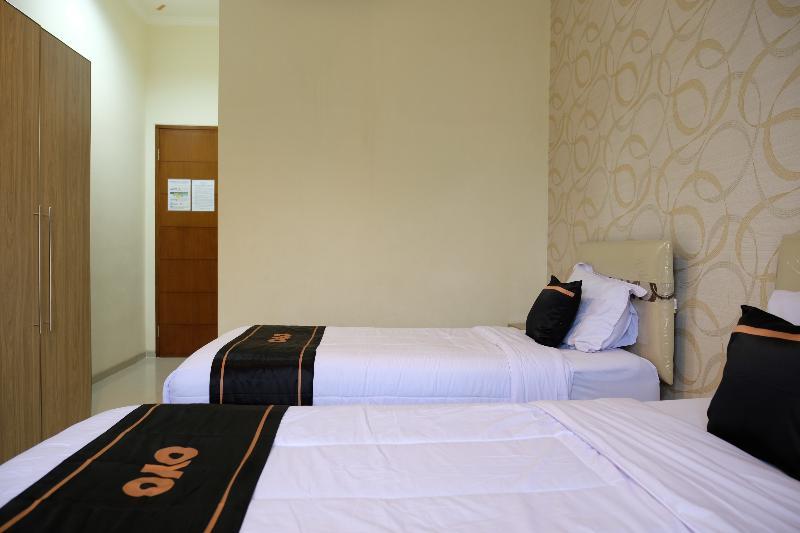 טנג'ונג פנדן Oyo 1616 Hotel Central City 2 מראה חיצוני תמונה