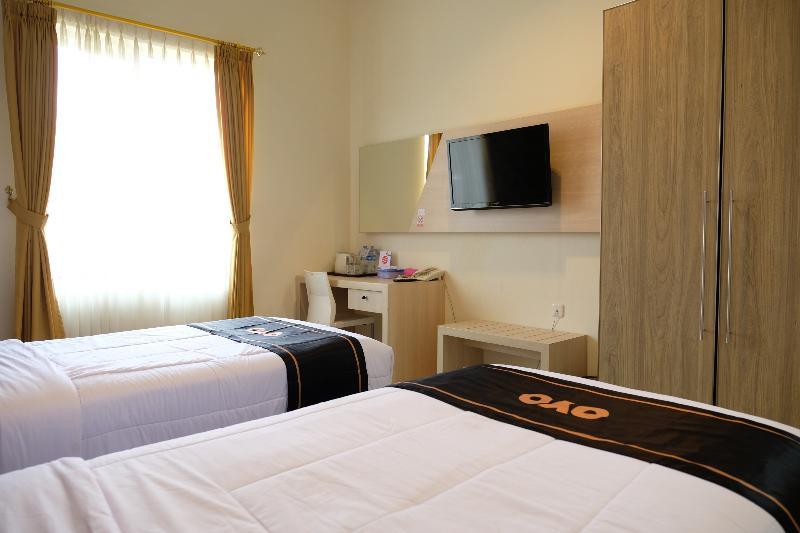 טנג'ונג פנדן Oyo 1616 Hotel Central City 2 מראה חיצוני תמונה