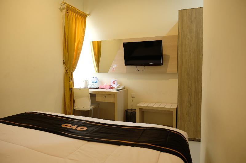 טנג'ונג פנדן Oyo 1616 Hotel Central City 2 מראה חיצוני תמונה