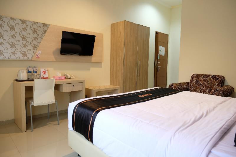 טנג'ונג פנדן Oyo 1616 Hotel Central City 2 מראה חיצוני תמונה
